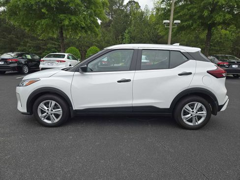 Used 2025 Nissan Kicks Play S FWD image 10