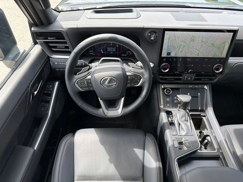 Used 2025 Lexus GX 550 w/ Accessory Package (2T) AWD/4WD image 27