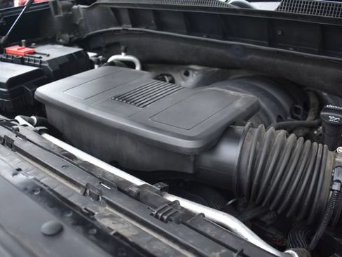 Used 2022 Chevrolet Silverado 1500 LT AWD/4WD image 33