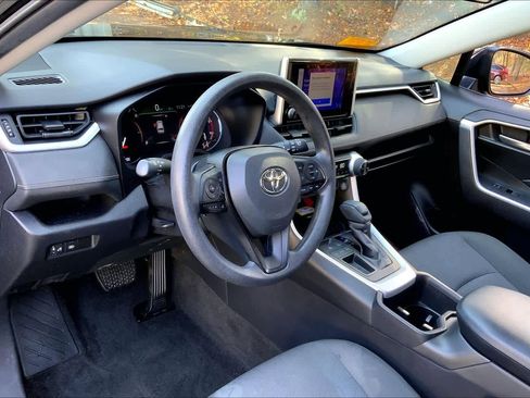Used 2023 Toyota RAV4 XLE image 33