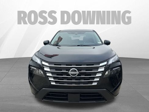 Used 2025 Nissan Rogue SV image 2