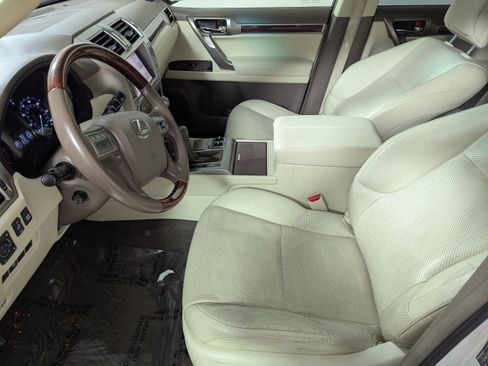 Used 2012 Lexus GX 460 w/ Comfort Plus Pkg image 27