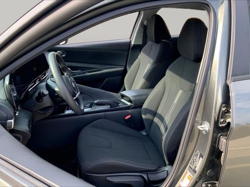 Used 2024 Hyundai Elantra SEL FWD image 8