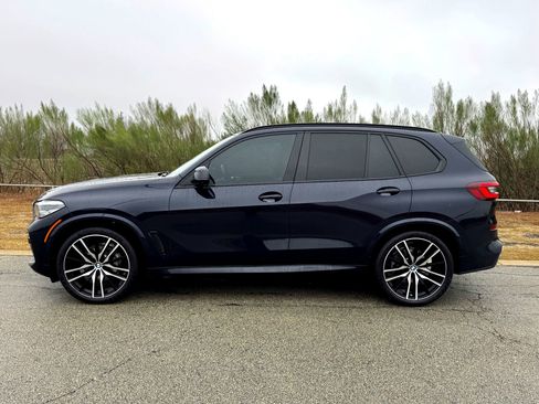 Used 2022 BMW X5 xDrive40i w/ M Sport Package image 11