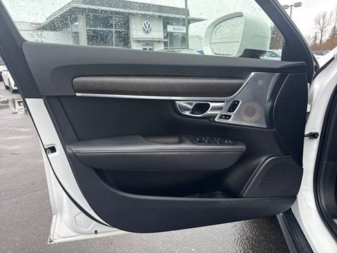 Used 2017 Volvo V90 T6 Cross Country image 21