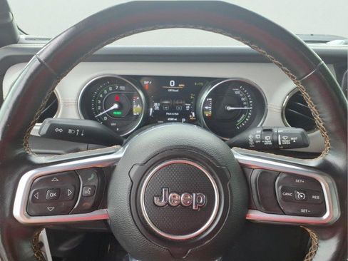 Used 2021 Jeep Wrangler Unlimited Sahara AWD/4WD image 23