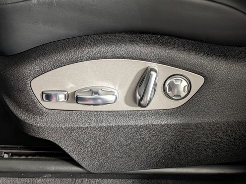 New 2026 Porsche Macan Turbo AWD/4WD image 29