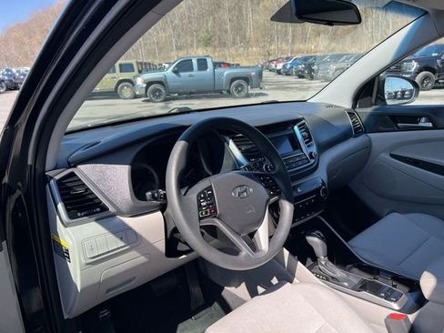 Used 2018 Hyundai Tucson SE image 10