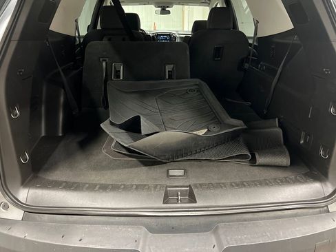 Used 2019 Chevrolet Traverse LT image 9