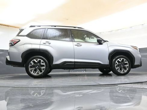 Used 2025 Subaru Forester Premium AWD/4WD image 43