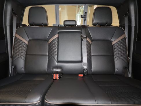 Certified 2023 GMC Canyon Denali w/ Denali Black Edition AWD/4WD image 29