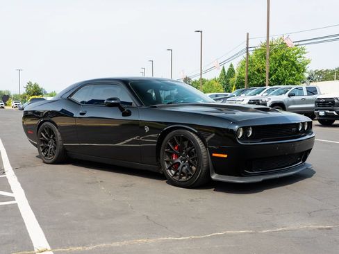 Used 2015 Dodge Challenger SRT Hellcat RWD image 6