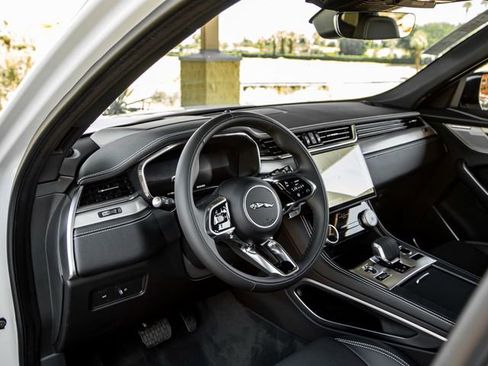 New 2026 Jaguar F-PACE R-Dynamic S image 16