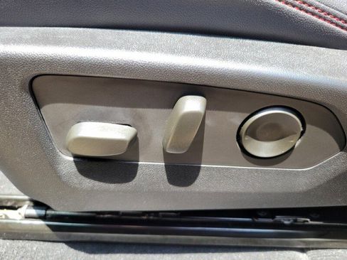 Used 2023 Chevrolet Colorado Z71 w/ Z71 Convenience Package 2 image 21