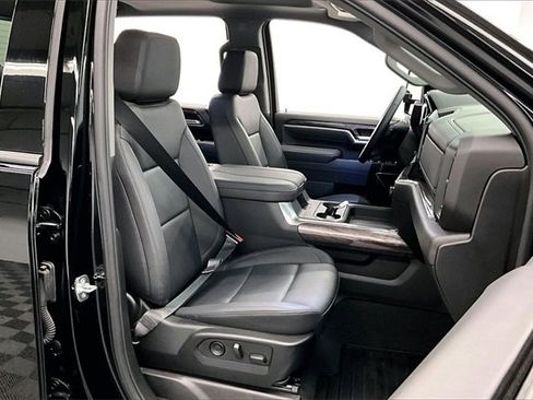 Used 2025 Chevrolet Silverado 2500 LTZ image 7