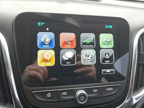 Used 2018 Chevrolet Equinox Premier image 16