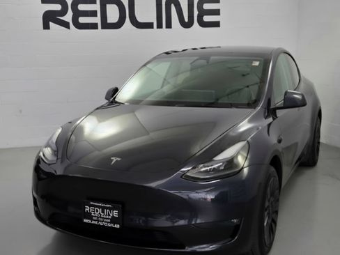 Used 2024 Tesla Model Y Long Range AWD/4WD image 3