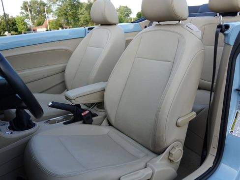 Used 2014 Volkswagen Beetle TDI FWD image 52