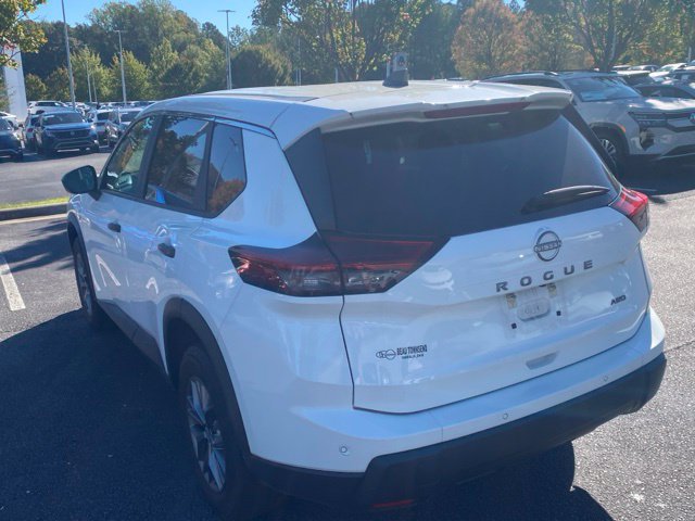Used 2025 Nissan Rogue S AWD/4WD image 3