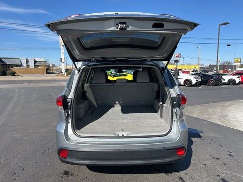 Used 2019 Toyota Highlander LE image 9