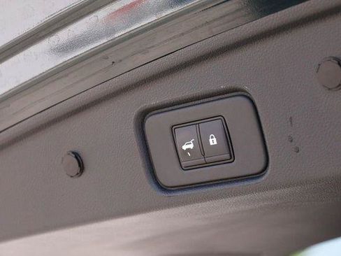 Used 2025 Nissan Pathfinder Platinum AWD/4WD image 8