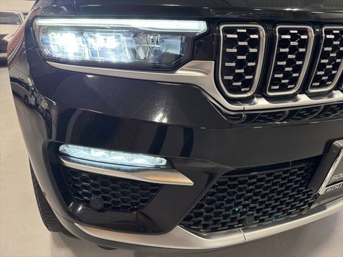 Used 2022 Jeep Grand Cherokee Summit w/ Luxury Tech Group V image 43