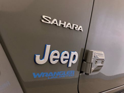 Used 2022 Jeep Wrangler Unlimited Sahara w/ Cold Weather Group image 16