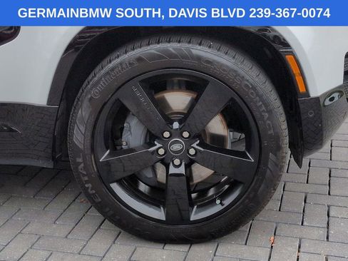 Used 2024 Land Rover Defender 110 X-Dynamic SE AWD/4WD image 12