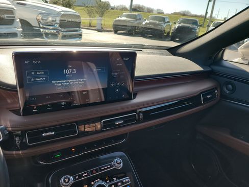 Used 2022 Lincoln Nautilus Reserve w/ Luxury Package image 20