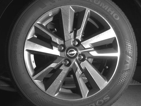 Used 2025 Nissan Versa SV image 14