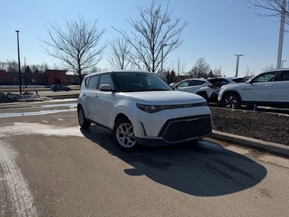 Used 2025 Kia Soul LX w/ LX Technology Package