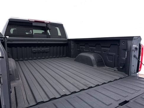 Used 2025 GMC Sierra 1500 AT4 w/ AT4 Preferred Package AWD/4WD image 15