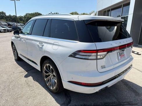 Used 2022 Lincoln Aviator Grand Touring w/ Equipment Group 301A AWD/4WD image 5