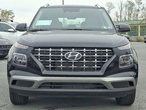 New 2026 Hyundai Venue SEL FWD image 2