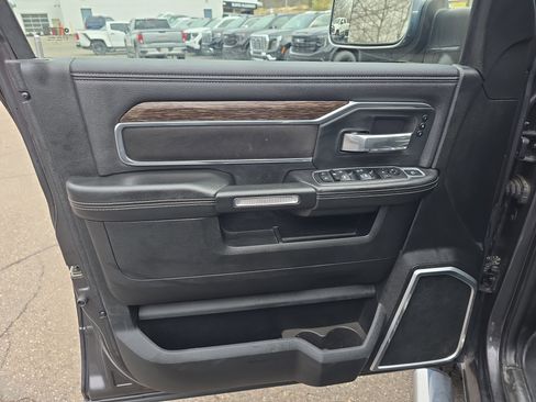 Used 2019 RAM 2500 Laramie AWD/4WD image 18