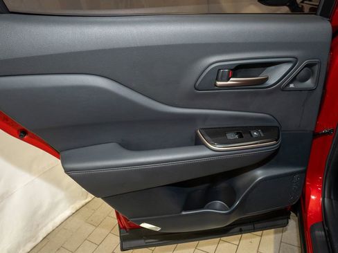 Used 2024 Toyota Crown Limited image 8