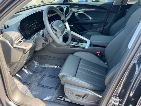Used 2025 Audi Q5 Premium Plus AWD/4WD image 9