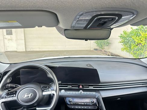Used 2025 Hyundai Elantra SEL image 34
