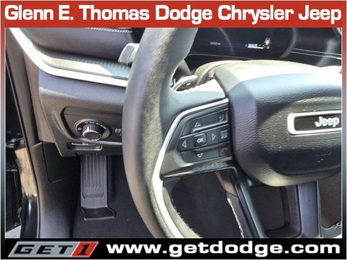 Certified 2025 Jeep Grand Cherokee Altitude AWD/4WD image 19