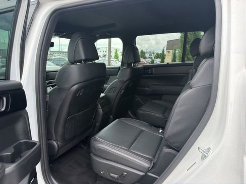 Certified 2025 Hyundai Santa Fe Calligraphy AWD/4WD image 10