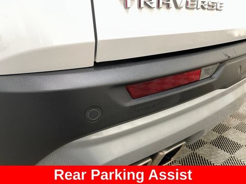 Certified 2024 Chevrolet Traverse LT FWD image 12