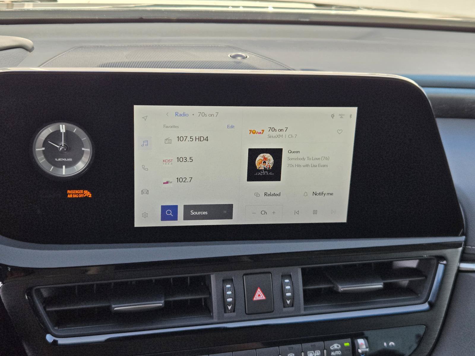 Used 2024 Lexus ES 350 w/ Premium Package FWD image 9