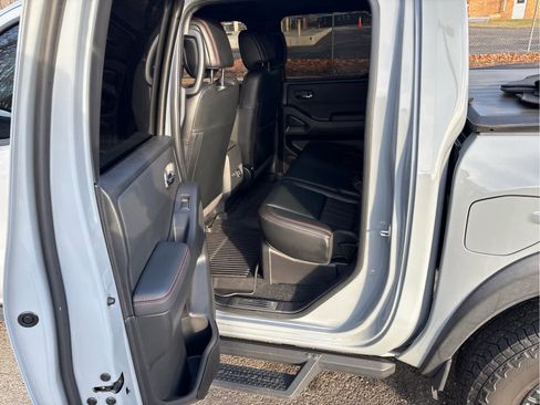 Used 2023 Nissan Frontier PRO-4X w/ Pro-4X Premium Package image 9