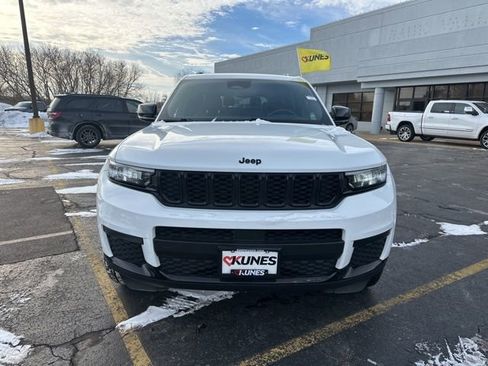 Used 2024 Jeep Grand Cherokee L Laredo image 20