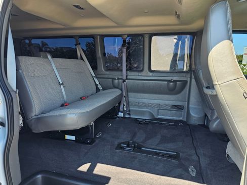 Used 2025 GMC Savana 3500 LT w/ LT Preferred Equipment Group RWD image 20