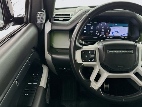 Used 2023 Land Rover Defender 130 SE image 10