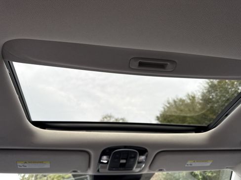 Used 2021 Hyundai Palisade SEL w/ Premium Package image 17