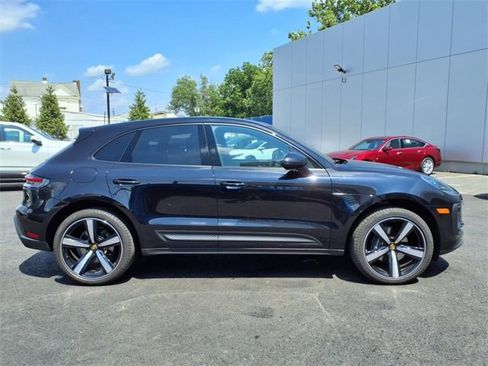 Used 2024 Porsche Macan image 5