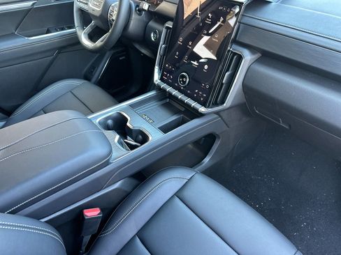 New 2026 GMC Acadia Elevation w/ Elevation Premium Package FWD image 17