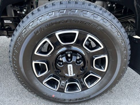 New 2026 Ford F250 Platinum image 16